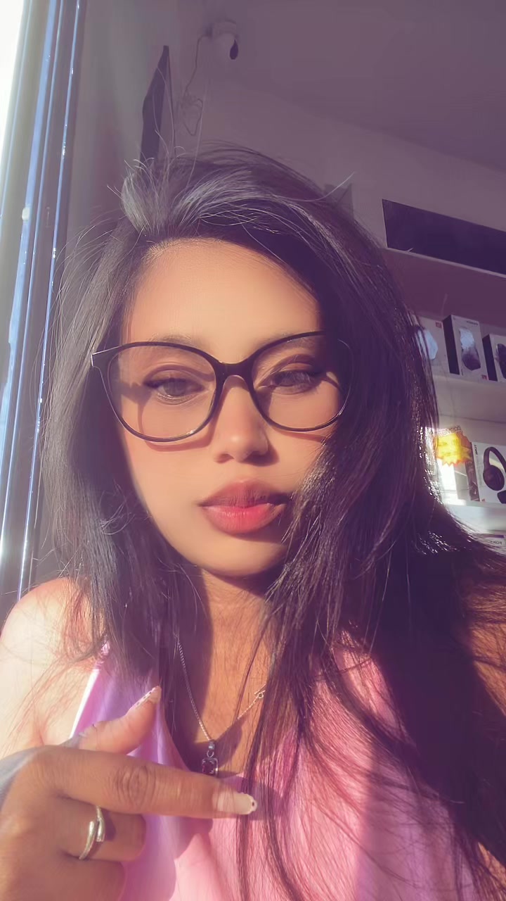 @𝒦ℴ𝓁ℴ𝒾𝓃𝒶 🍒