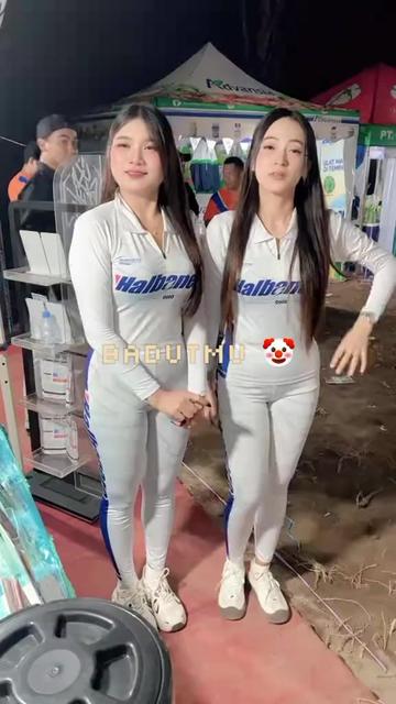 @🤡