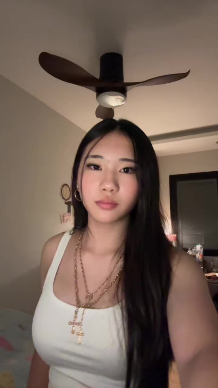 @chloee🦖