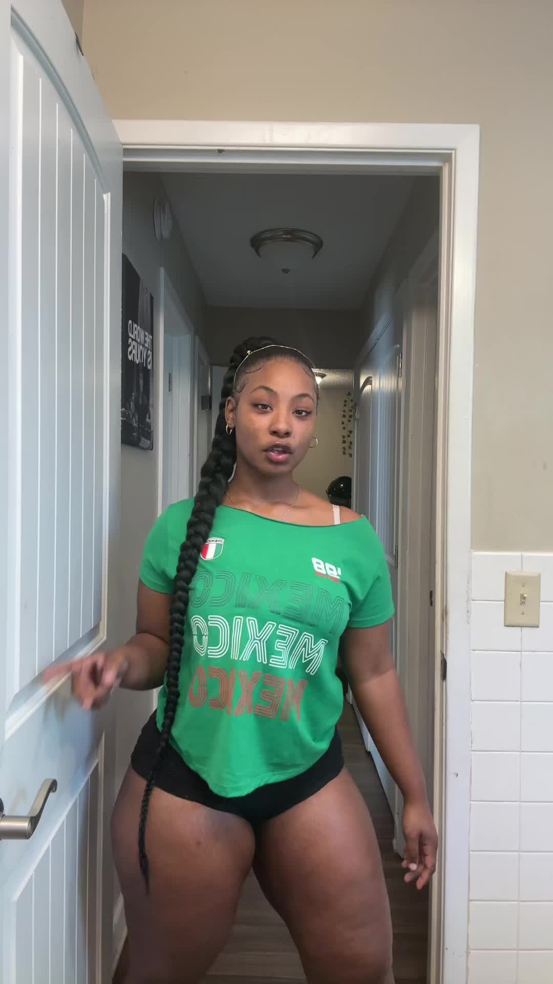 @Queen D👸🏾 ✨