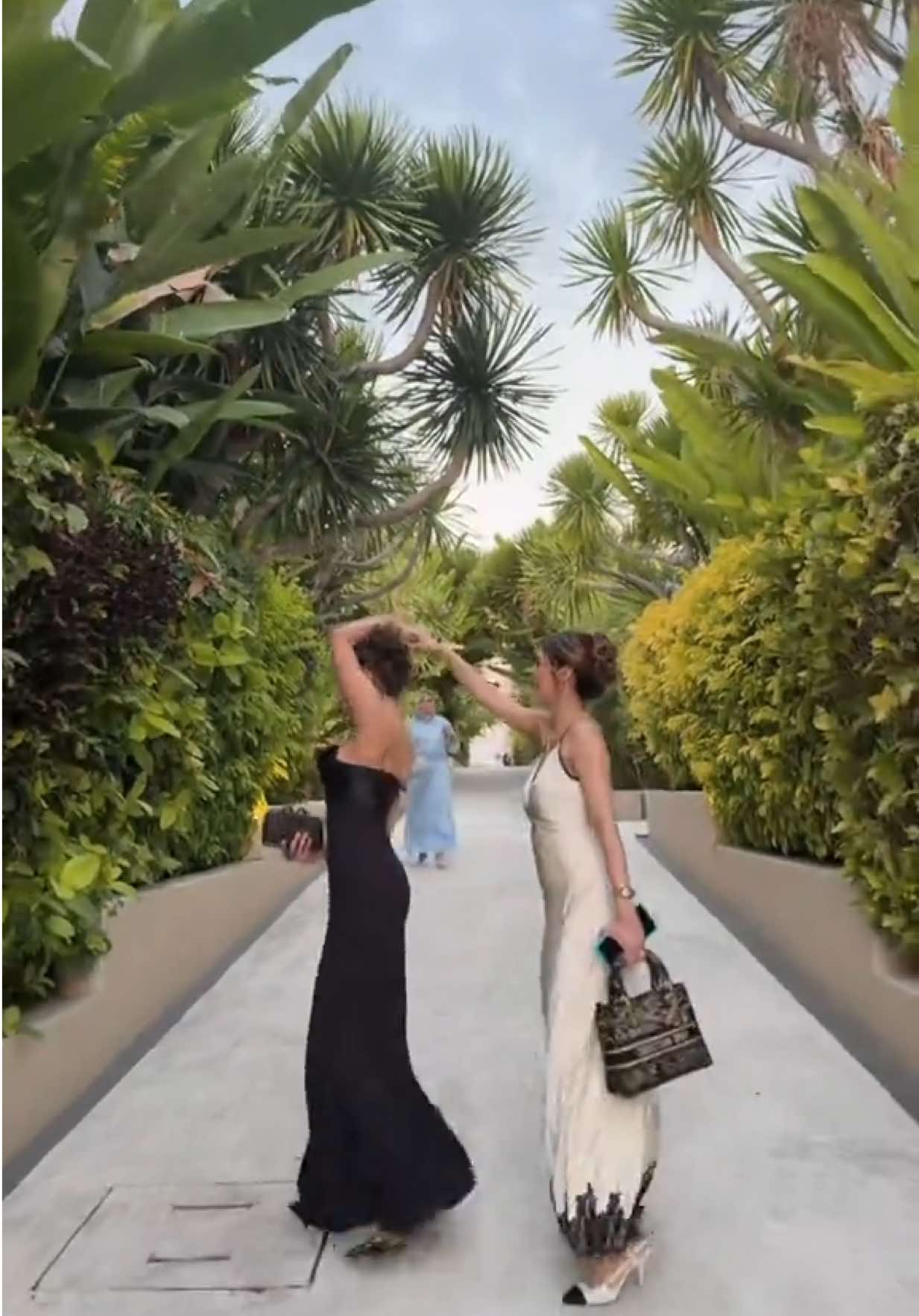 @lauraaas__