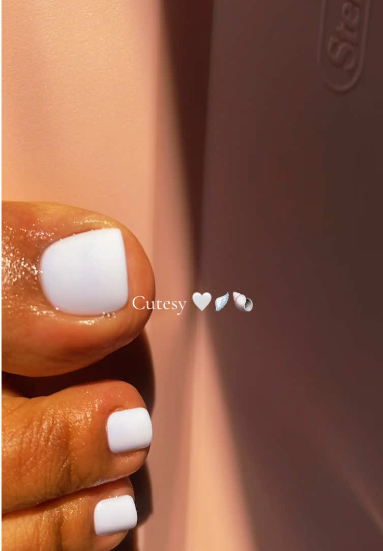 @𝙈𝙞𝙖 𝙁𝙡𝙤𝙬𝙚𝙧𝙨 💜