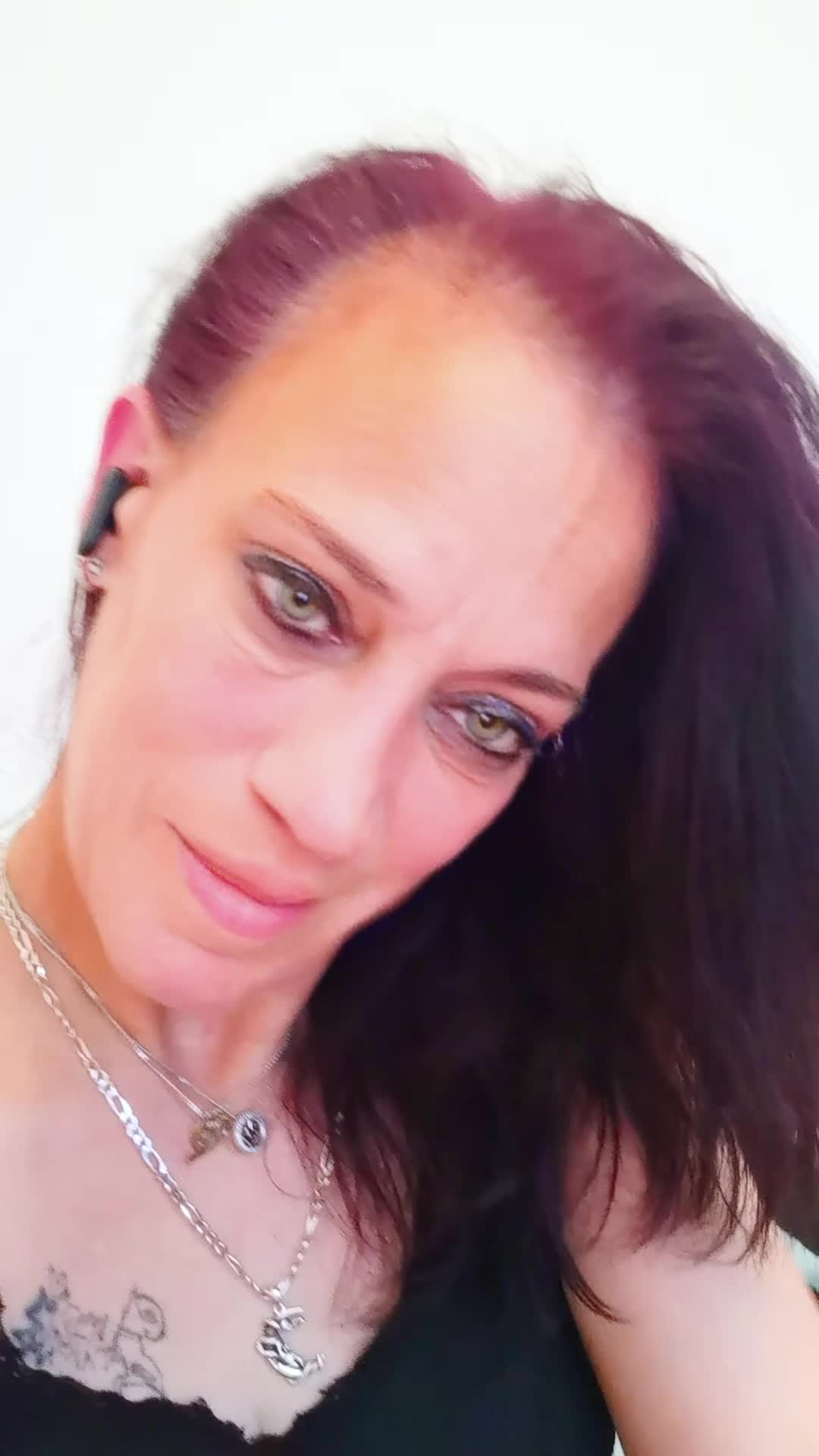 @trischa