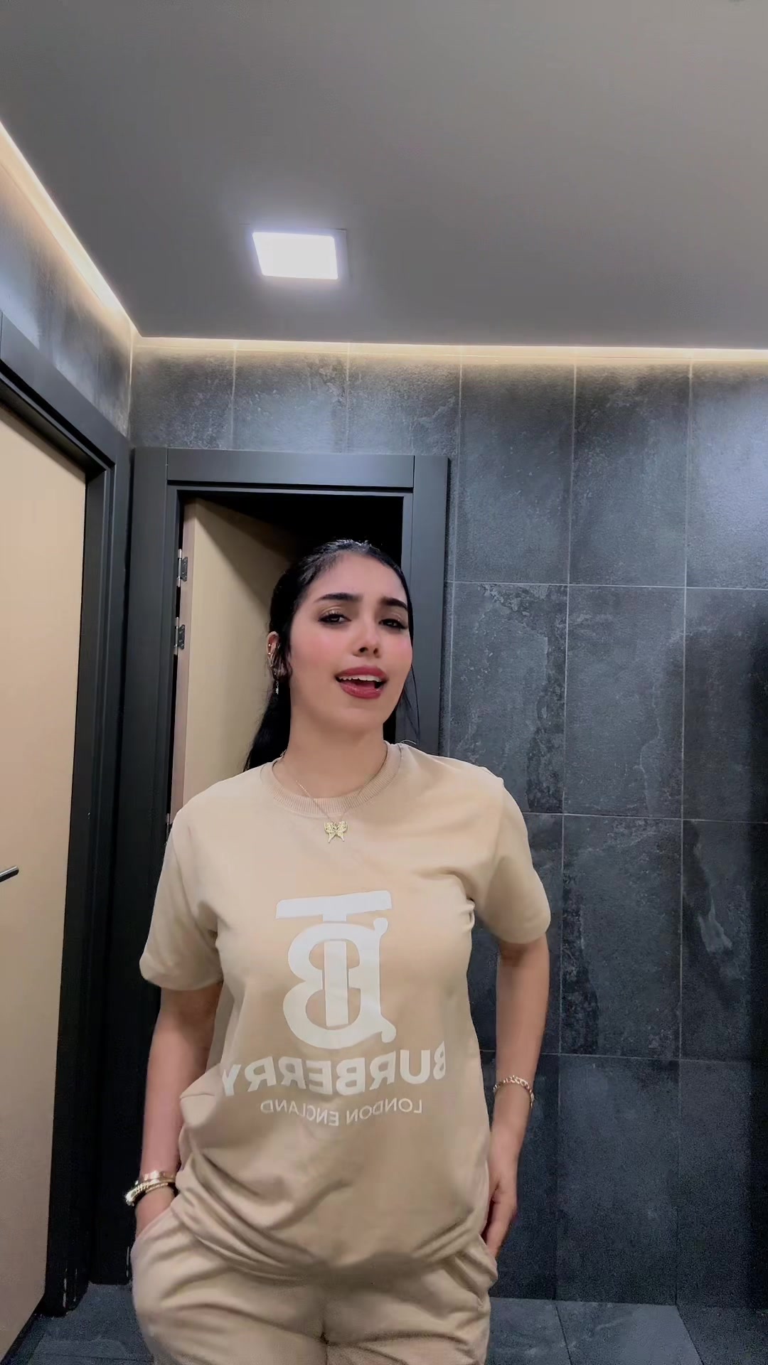 @safae_ananasa