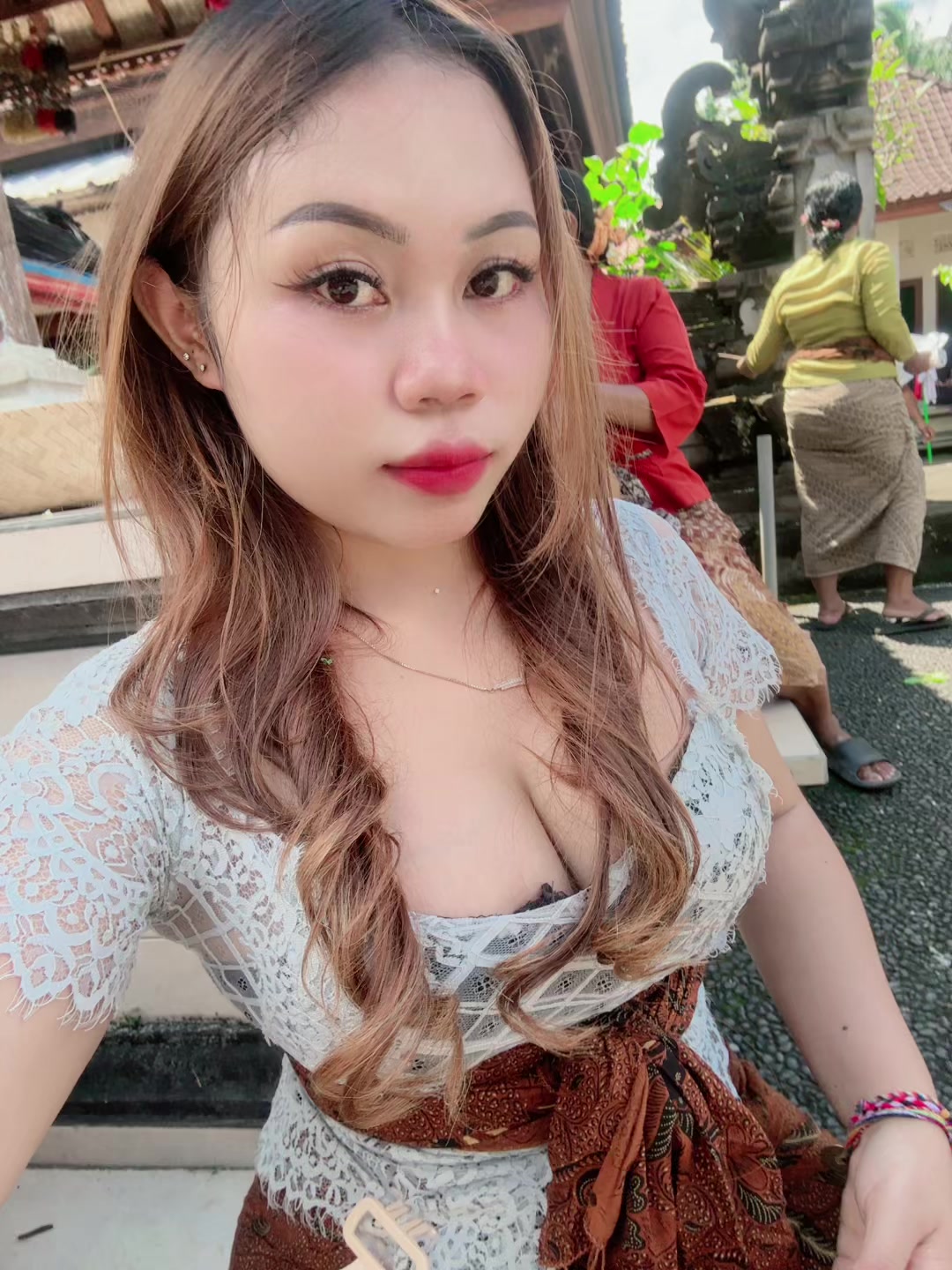 @Adeliskaaa.