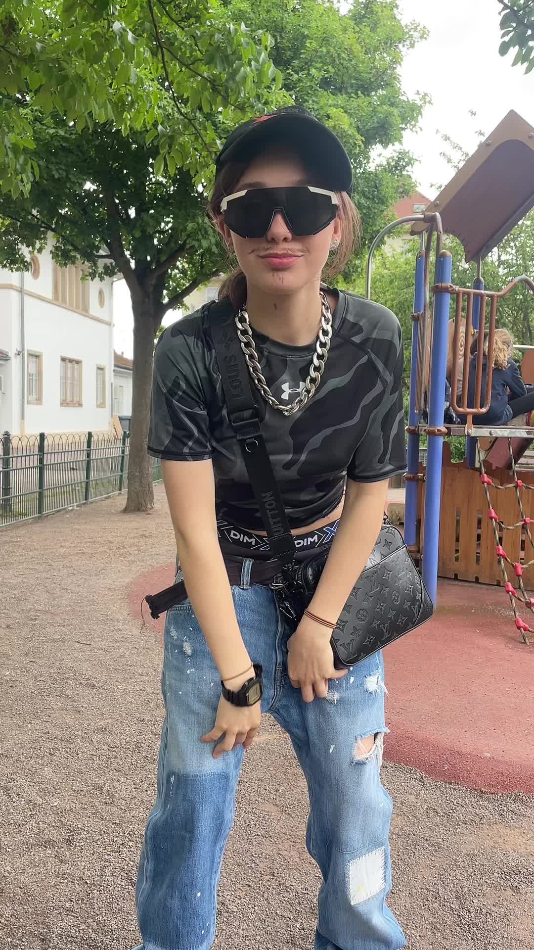@✰