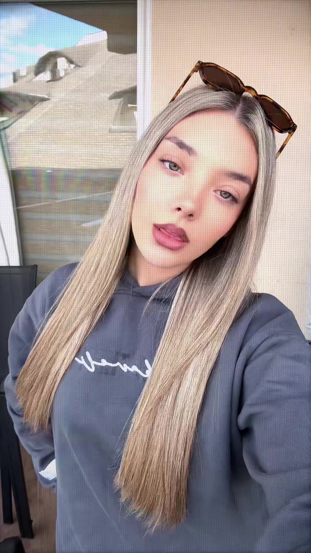 @𝒱𝑀