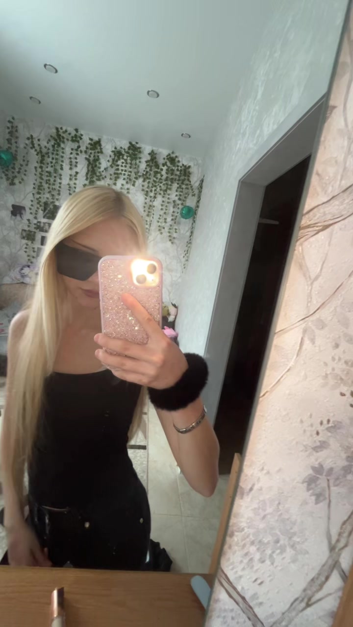 @⚜️