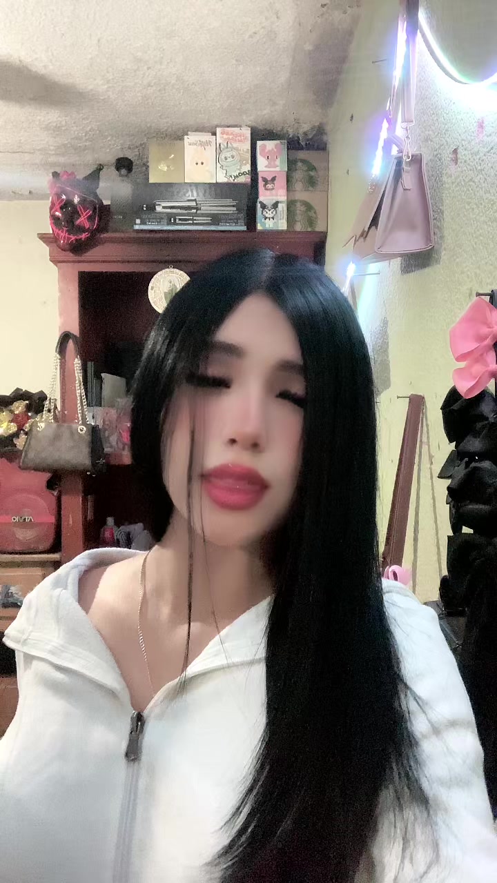 @🧔🏻&zwj;♀️