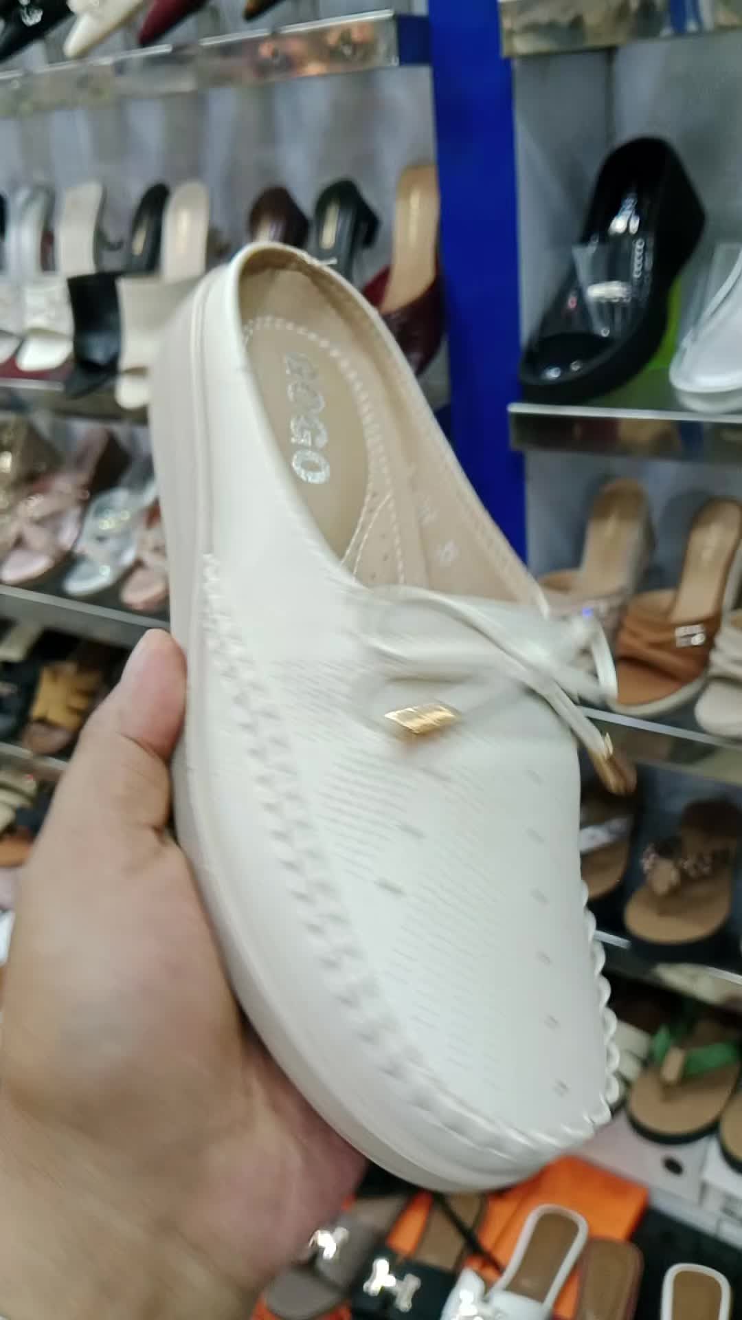 @@Walk To Walk shoe store
