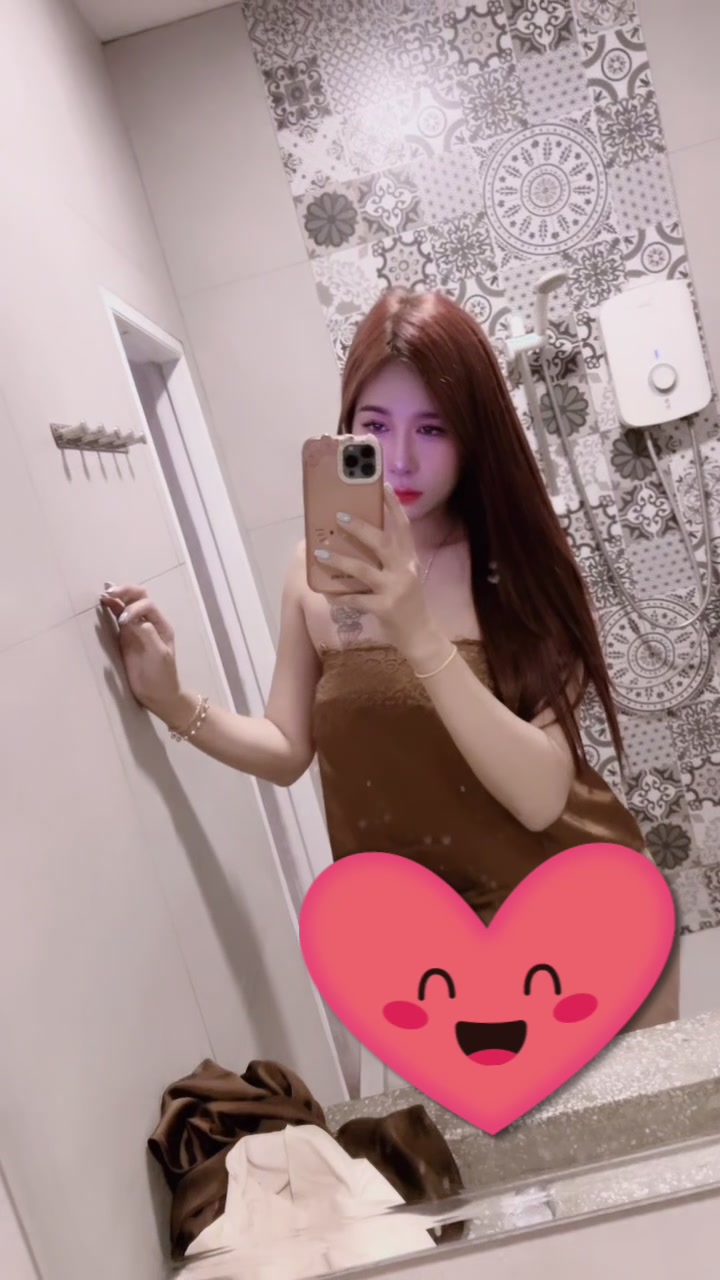 @🩷ចែញ៉ា🩷