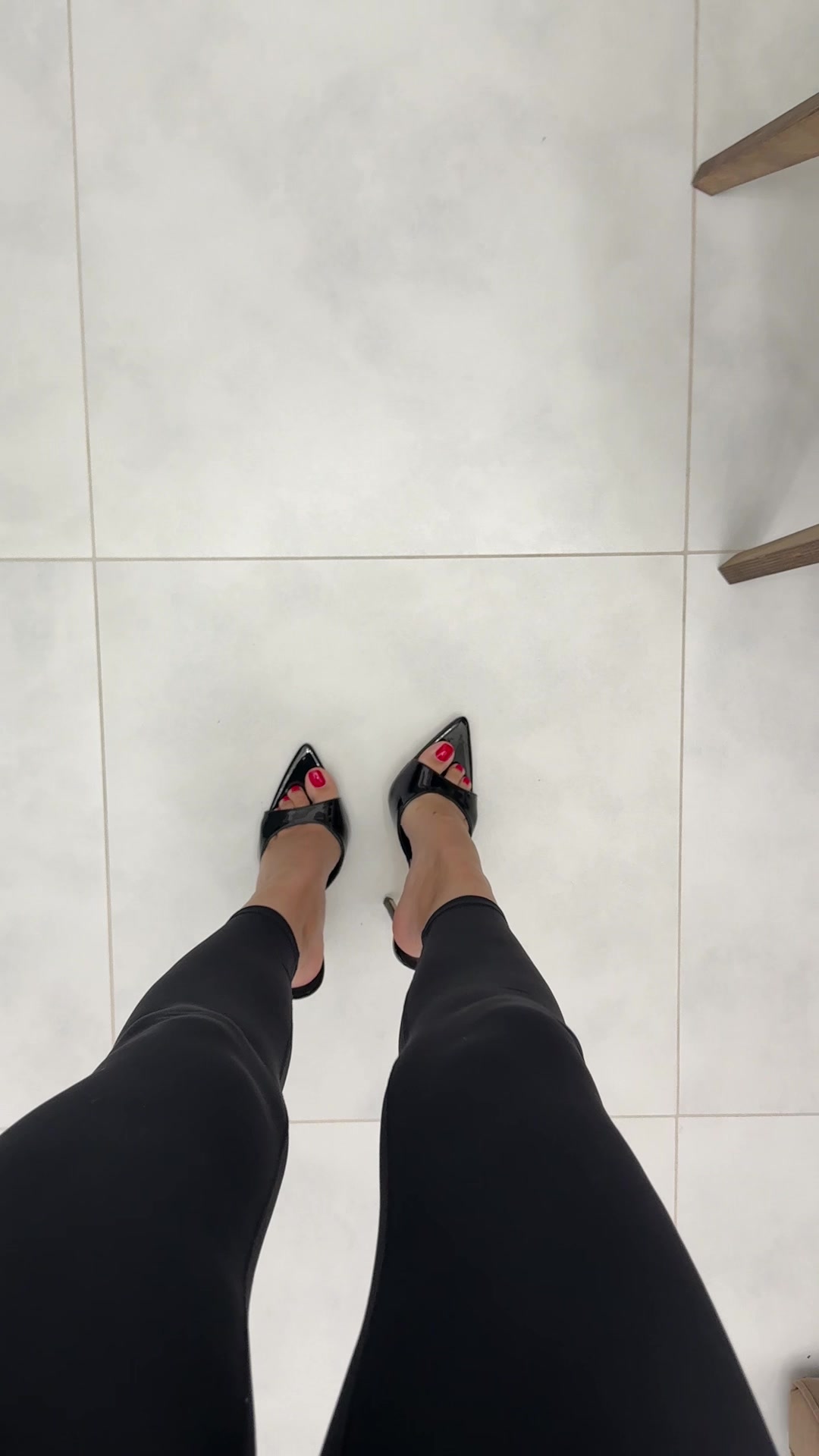 @LARISA LORI 👠👑