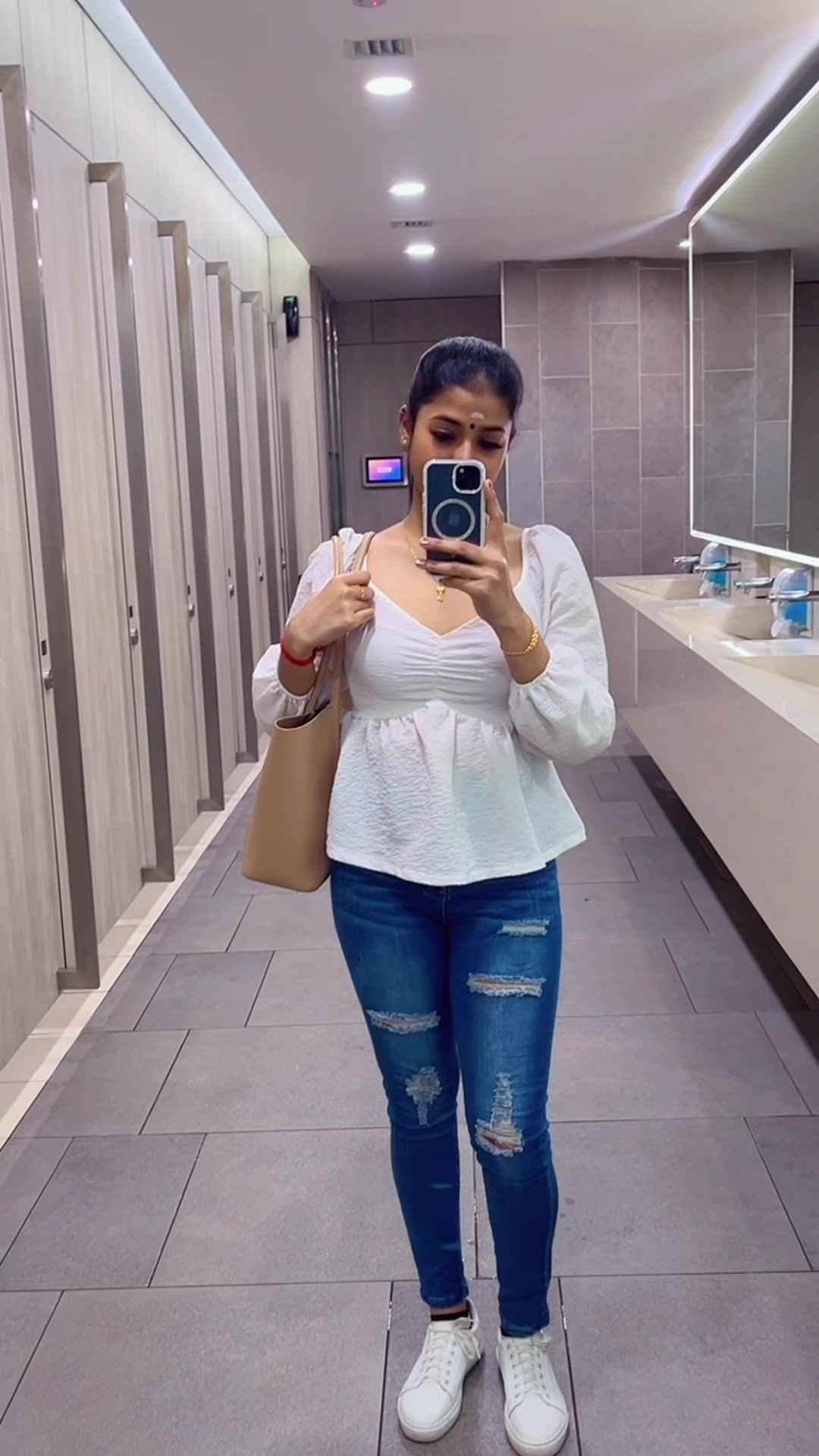 @Sindujah🧿