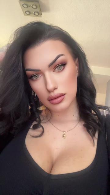 @Inked_Kira 📚