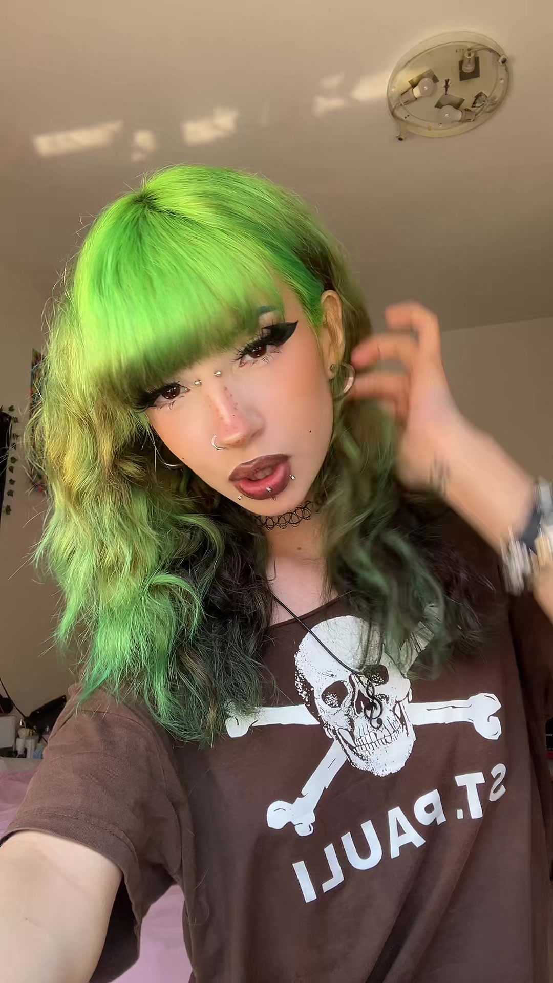 @,