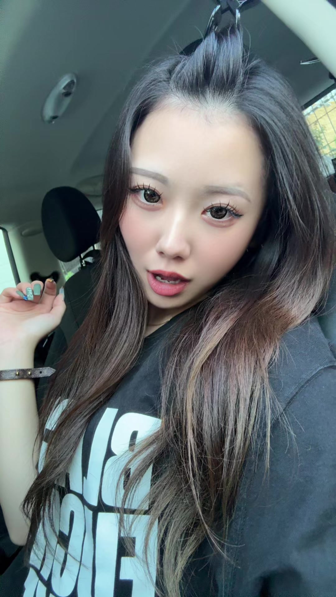 @ᴍᴏᴍᴏɴᴀ