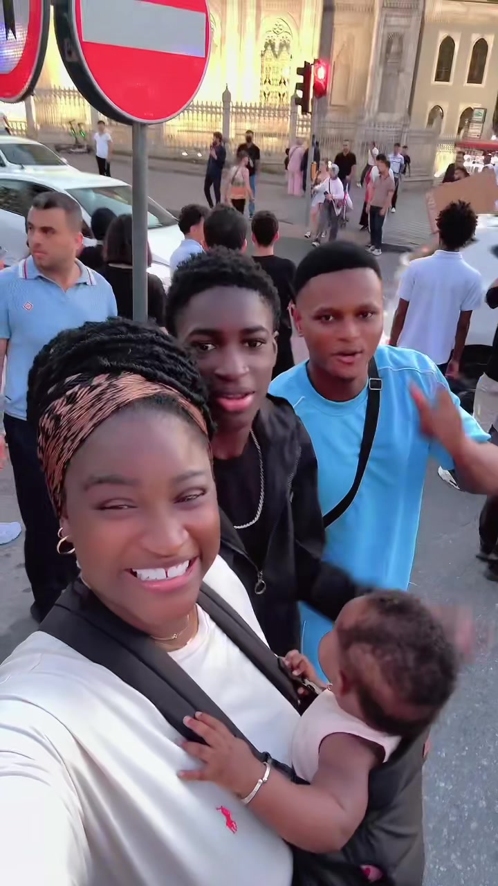 @King Aisha Gambia👑