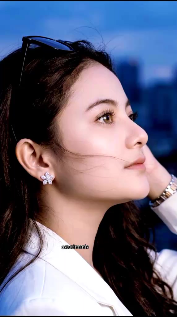 @Astuti_Manis