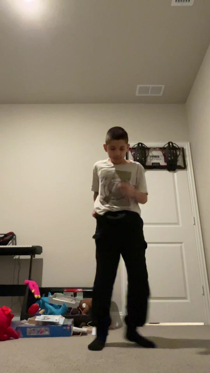 @SUP3RN0AHH