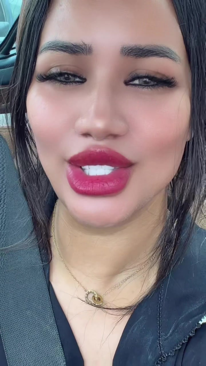 @Farah Demali ♊️👑💄