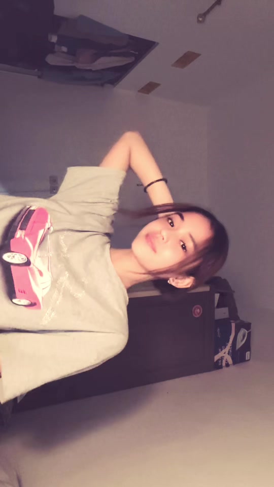 @loouuuna