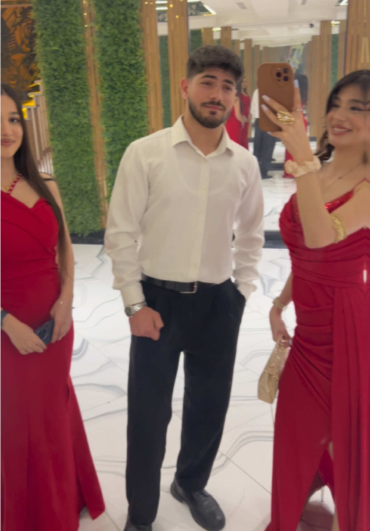 @𝑹&ouml;𝒚𝒂🇦🇿🇺🇸