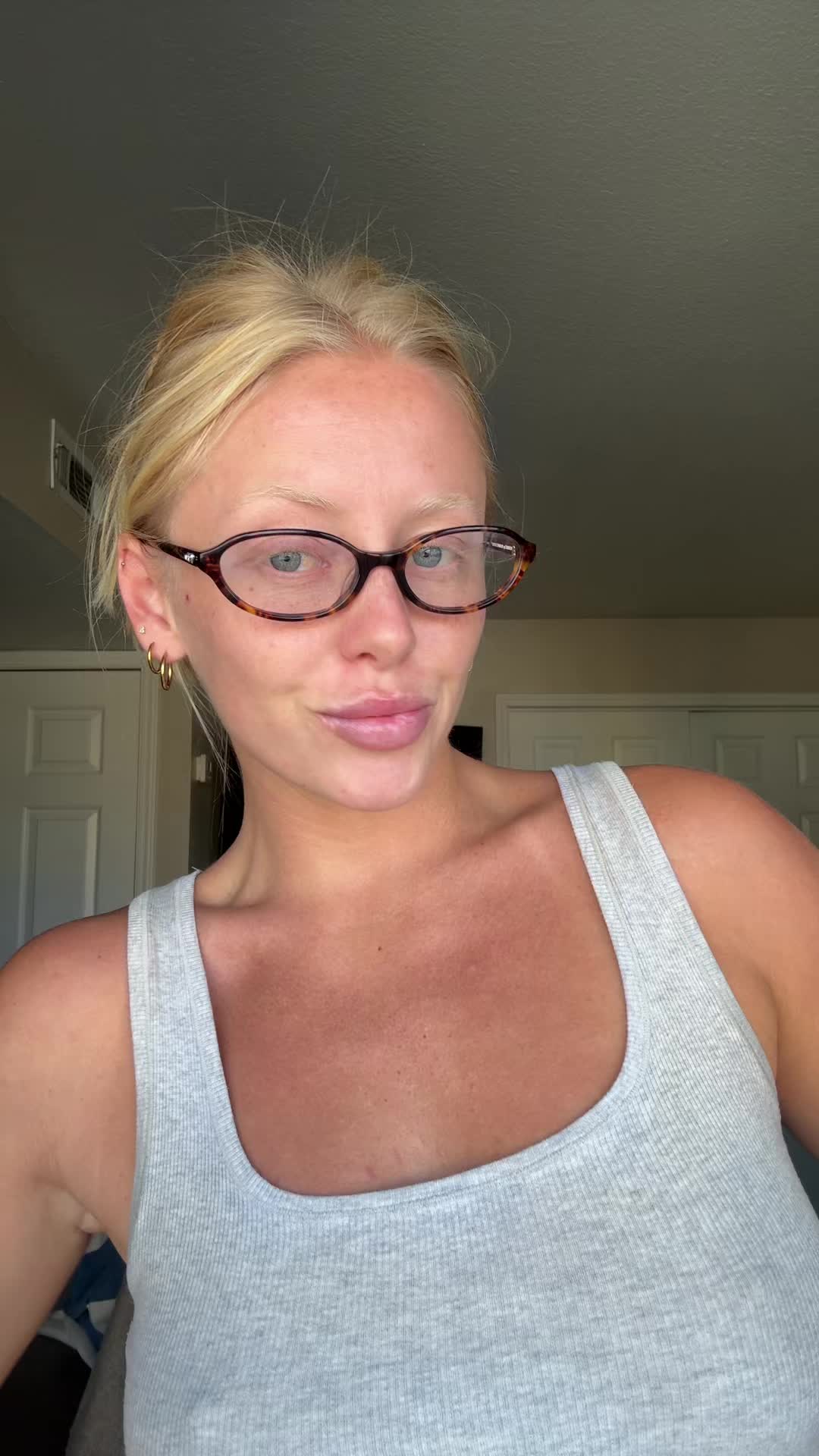 @Jacqueline Capri