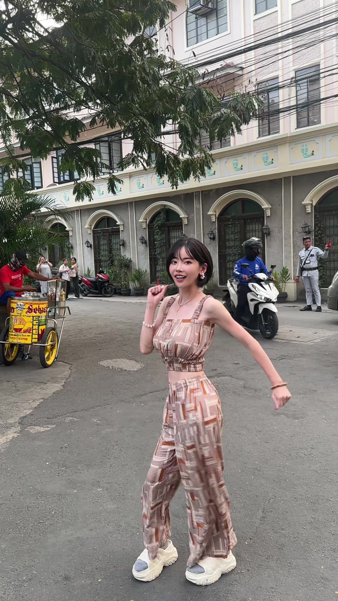 @深田えいみ