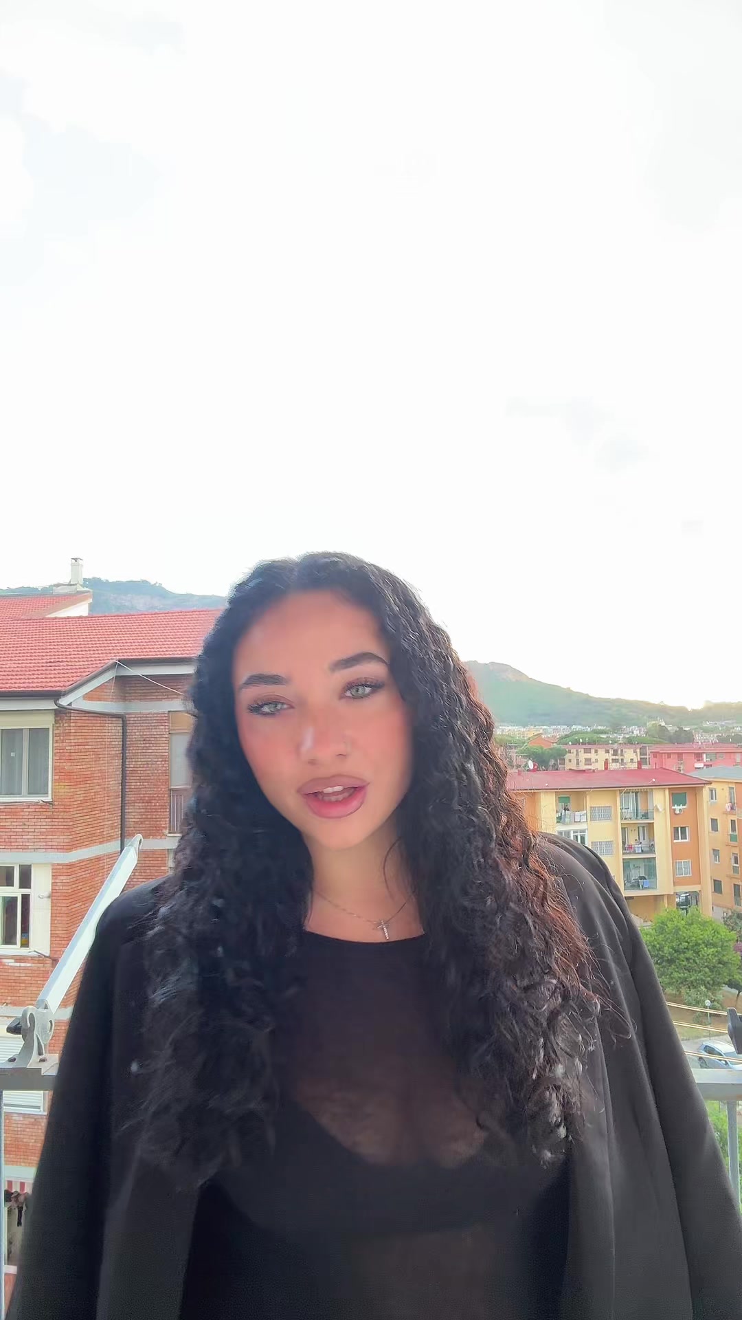 @lauracozzolino