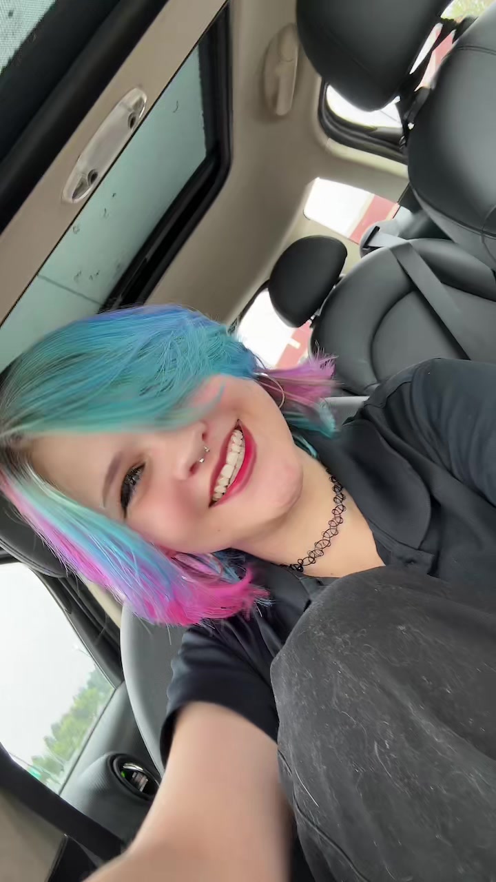 @Emi 🏳️&zwj;🌈