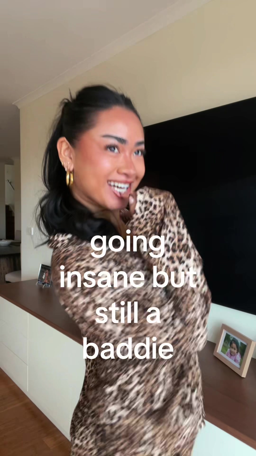 @TH💋NIA