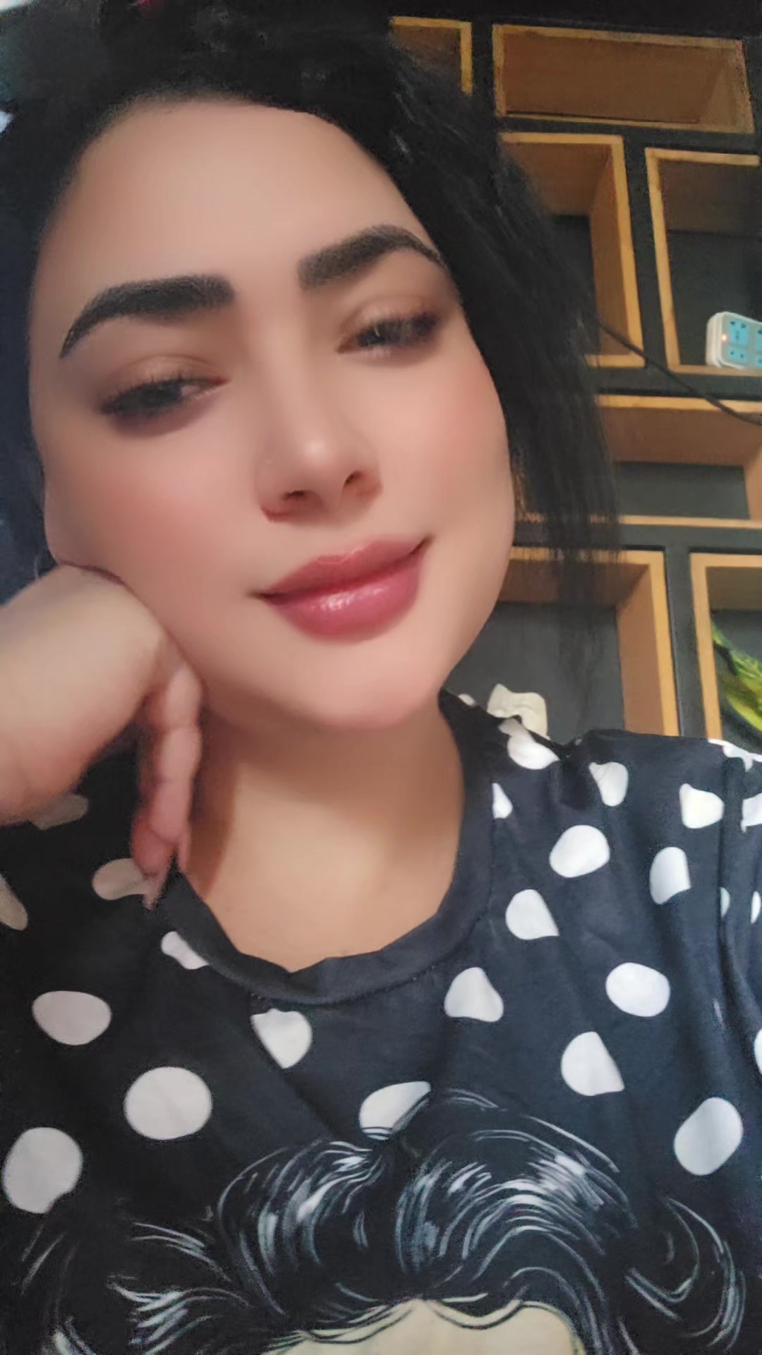 @مونيكا روبرت Monica robert