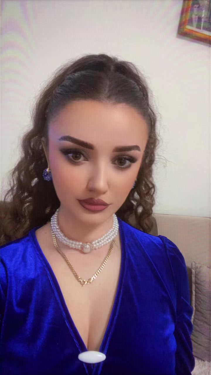 @Ana🥰