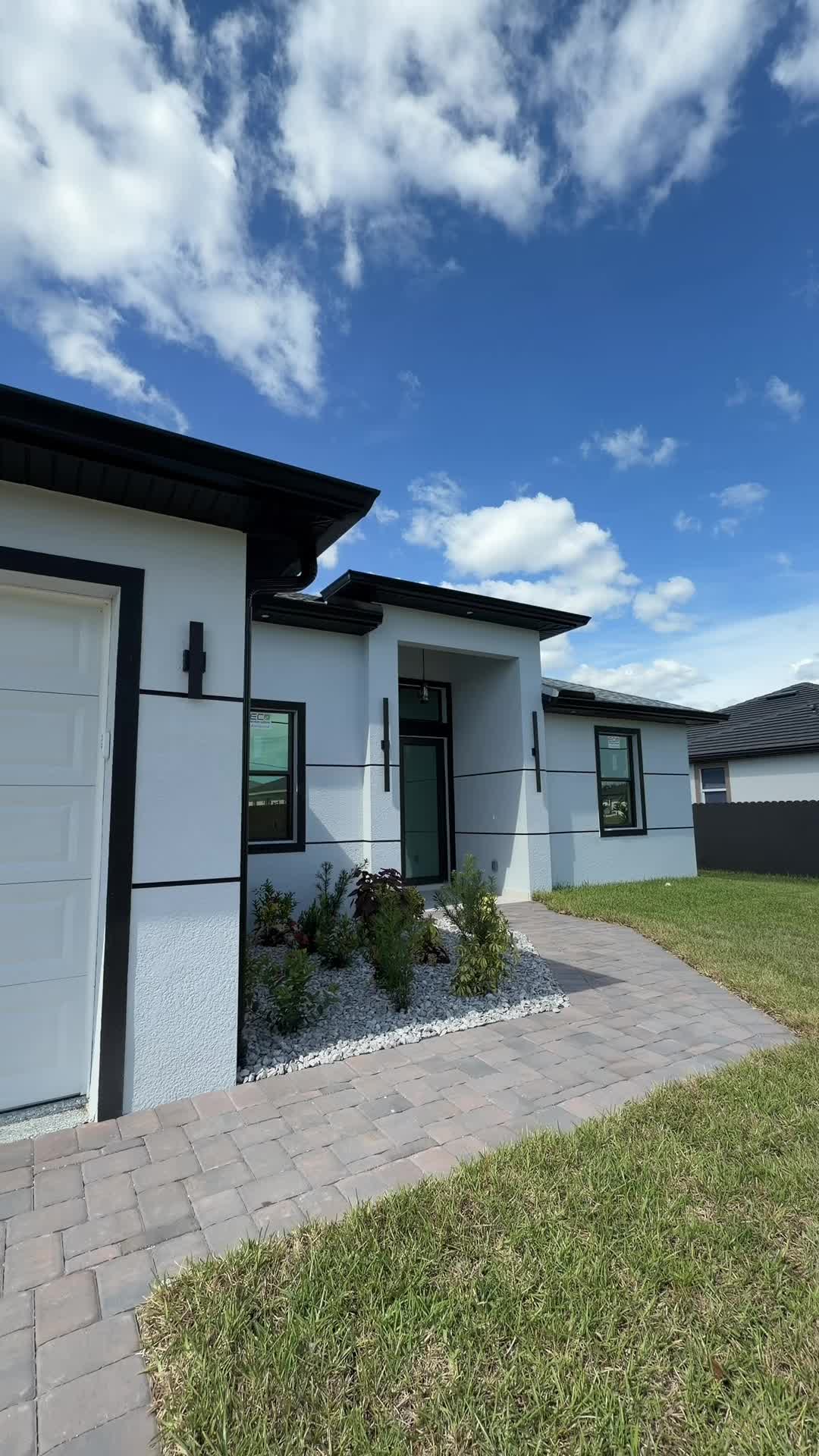 @Lia Angulo | SWFL Realtor®️