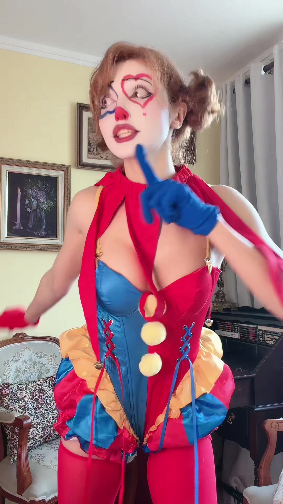 @Clown girl