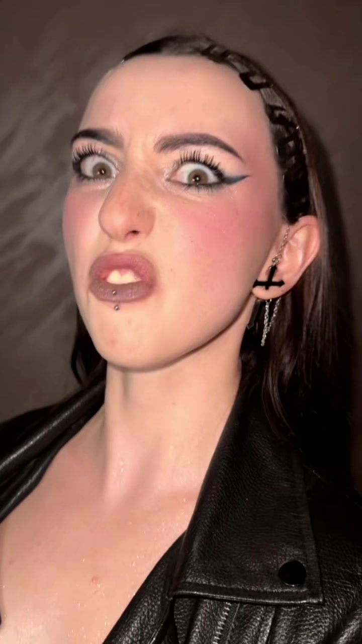 @freakiiielf