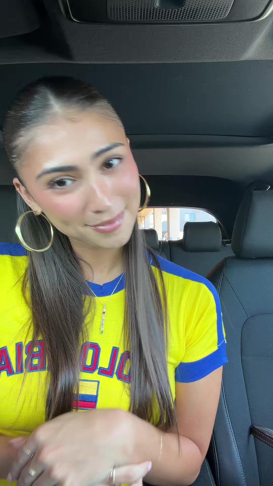 @Bella