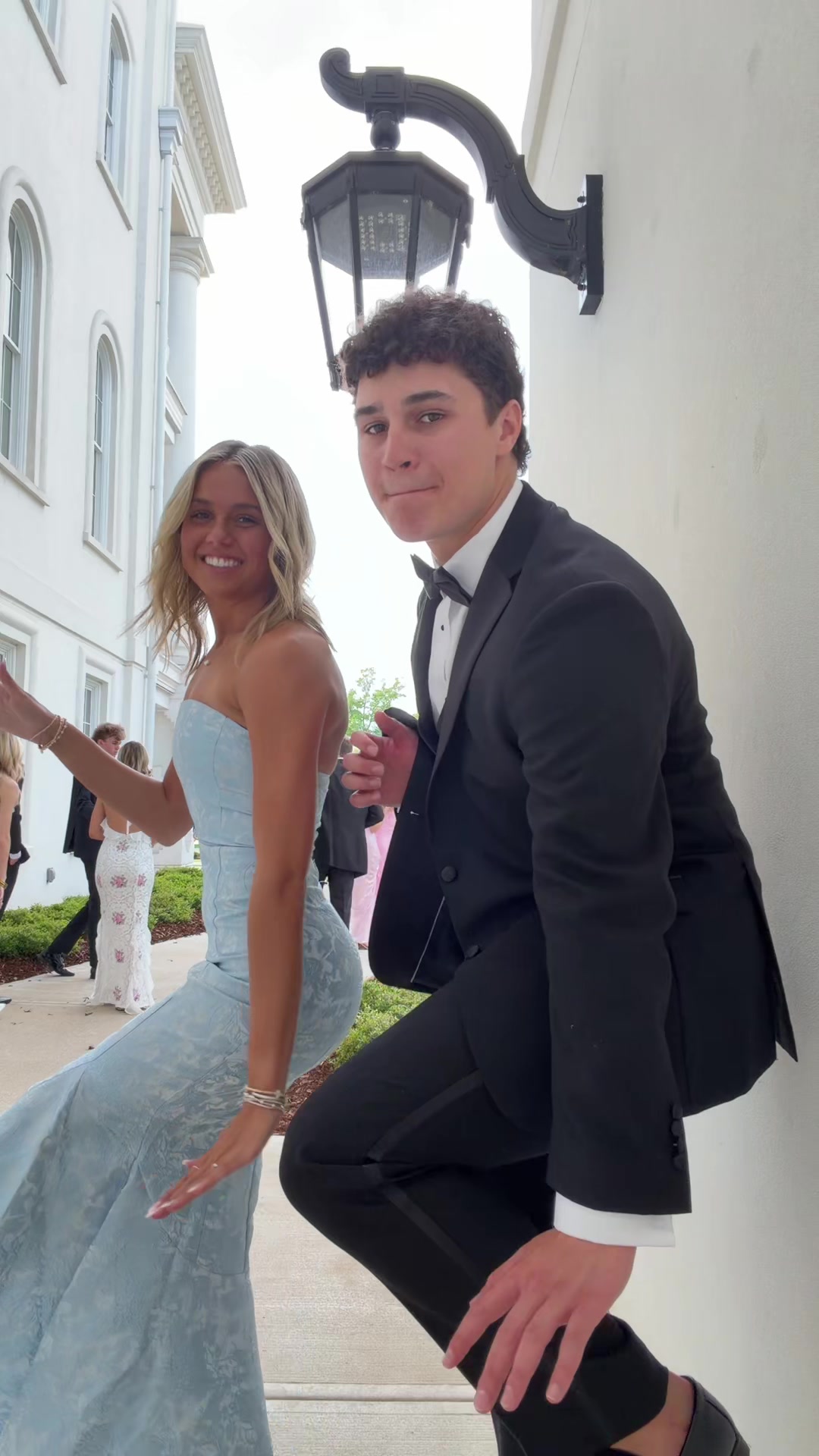 @chloebrookss
