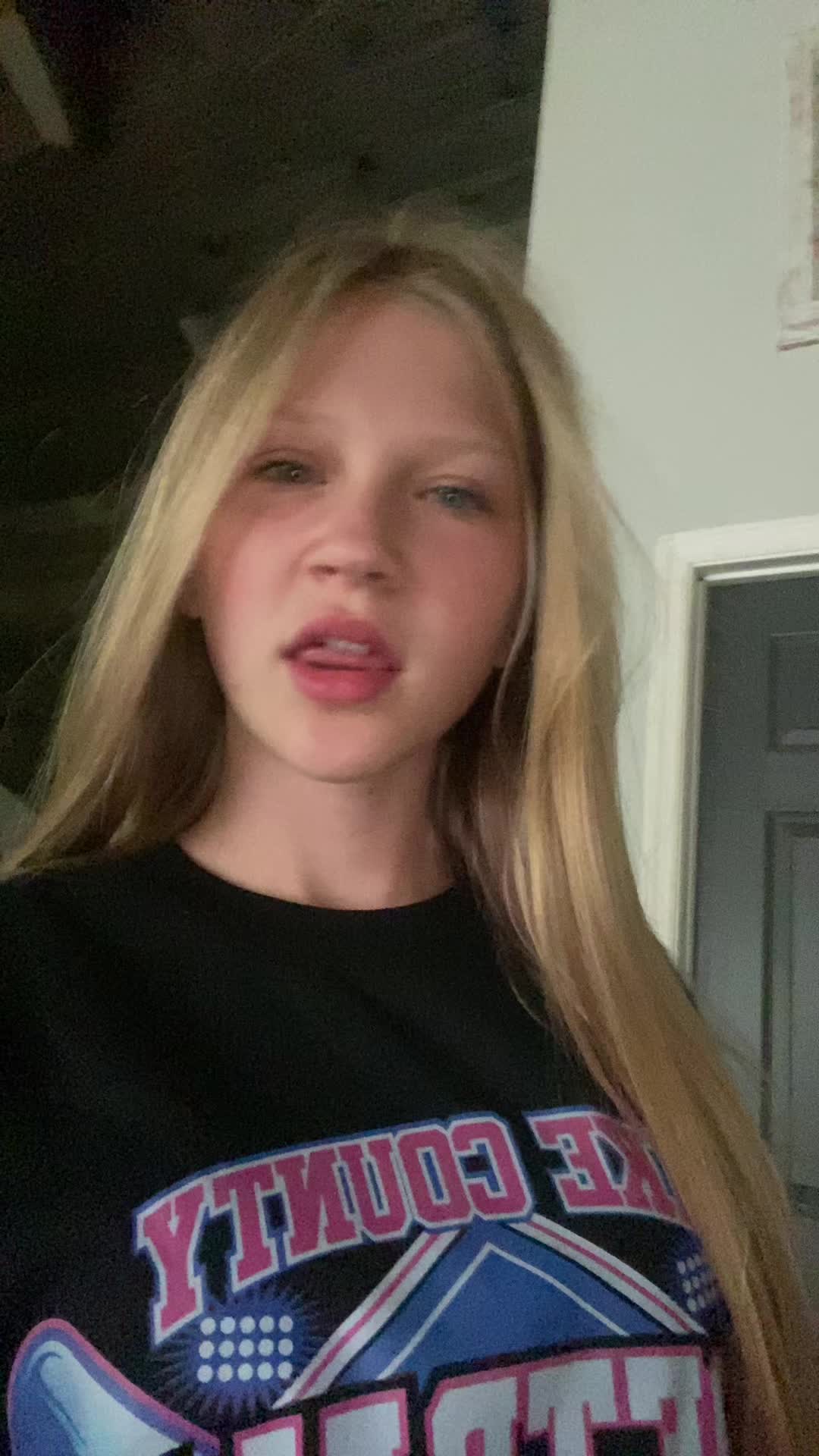 @🥐&rsquo;Anna😛