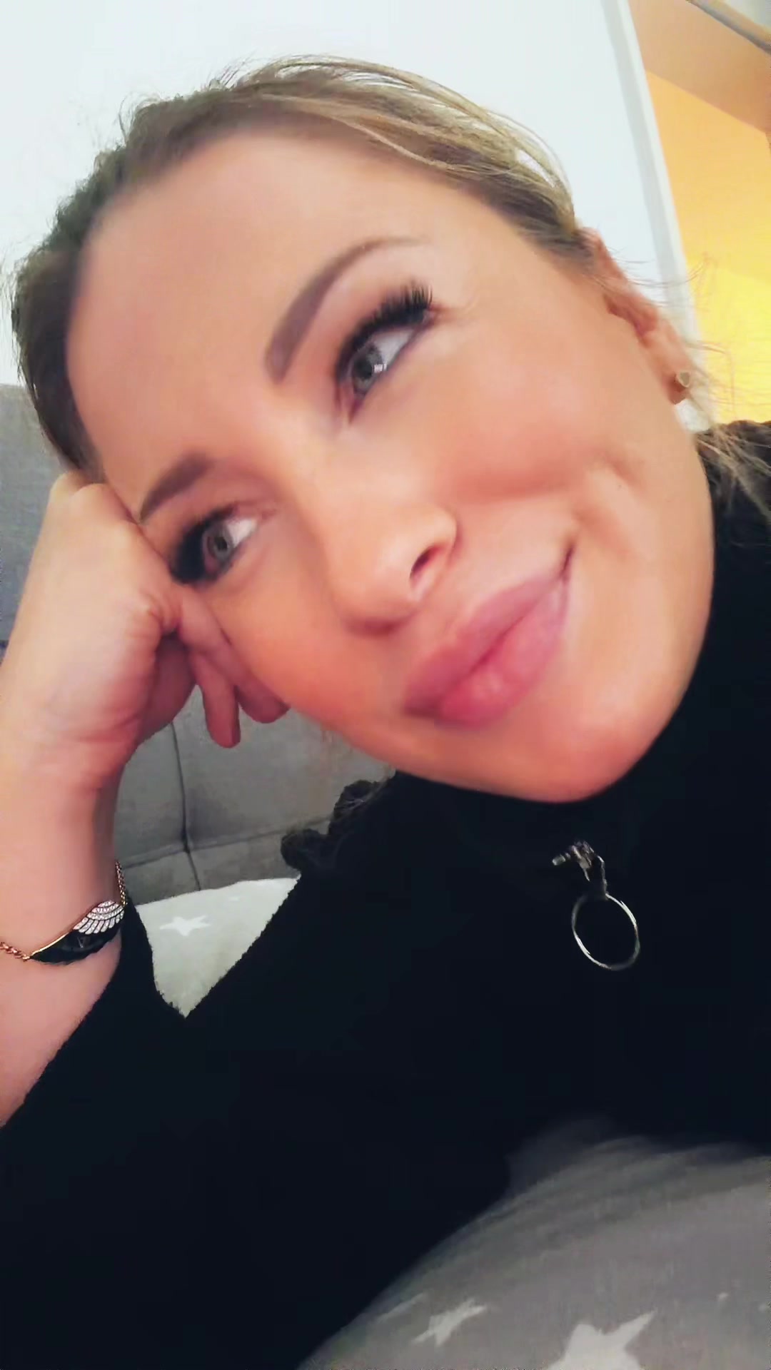 @𝐀𝐧𝐠𝐞𝐥𝐢𝐧𝐚