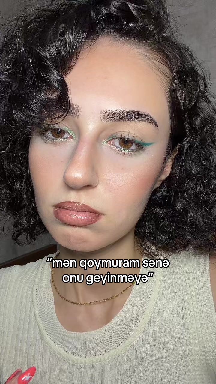 @whoizzherr