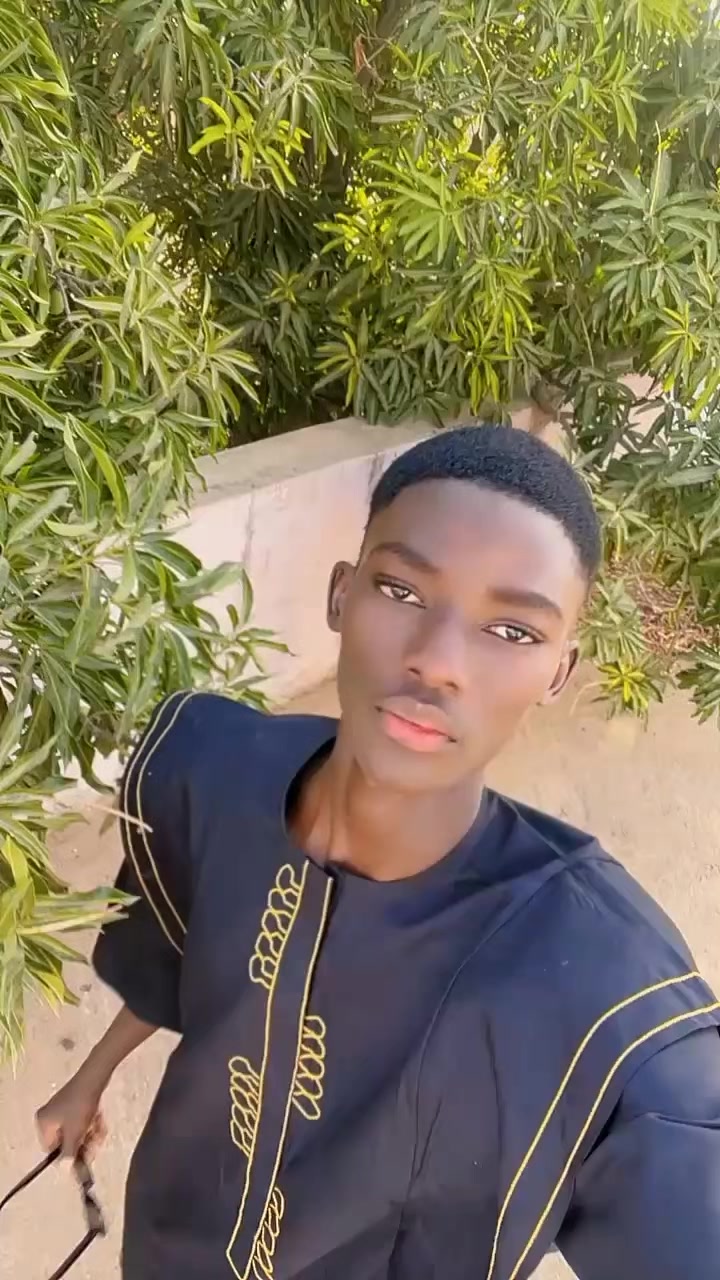 @Levizy
