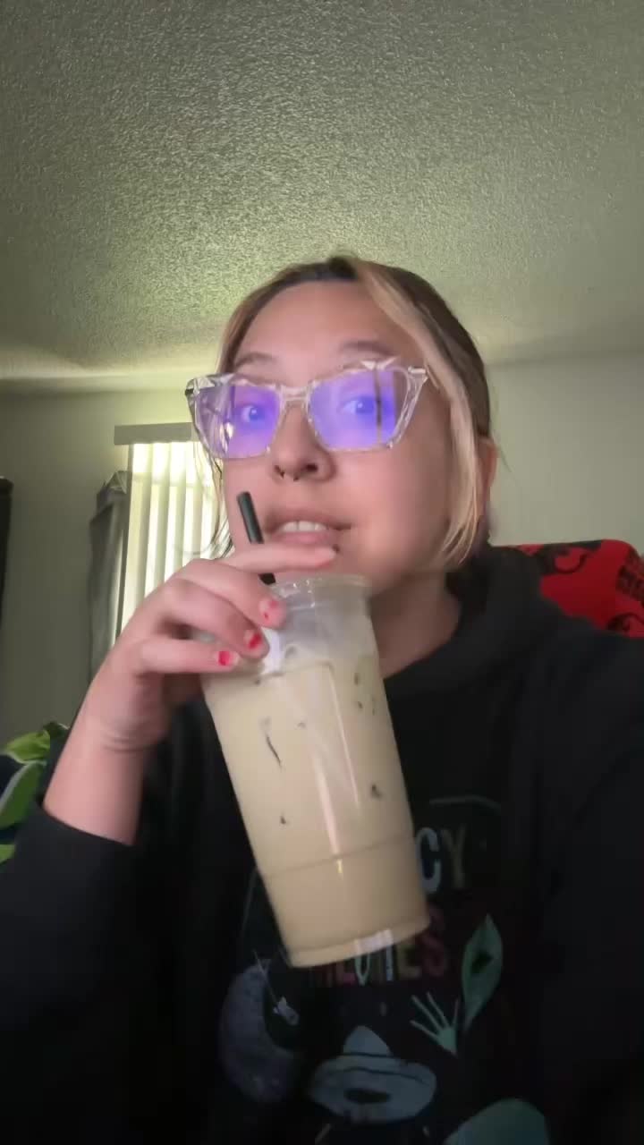 @𝕸𝖎𝖈𝖐𝖊𝖞 𝕾𝖙𝖗𝖆𝖓𝖌𝖊🦇