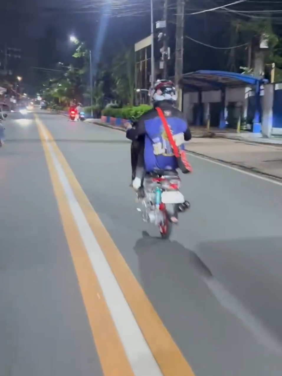 @เอเดรียน