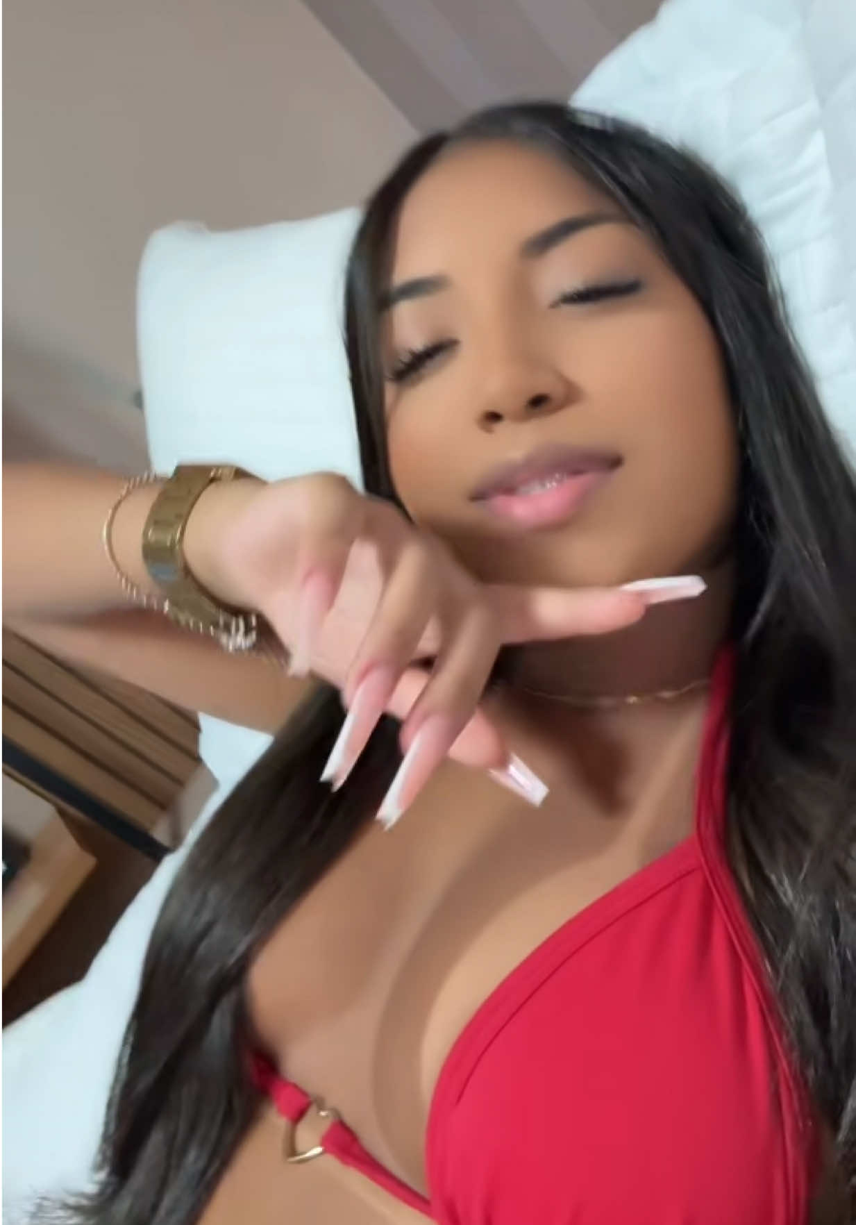 @thainaaofc_