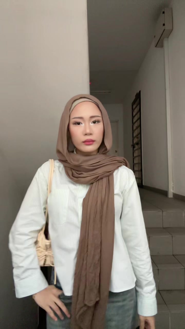 @isyanell