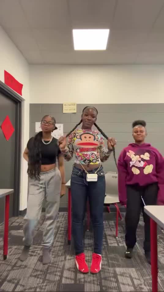 @justjanelllife