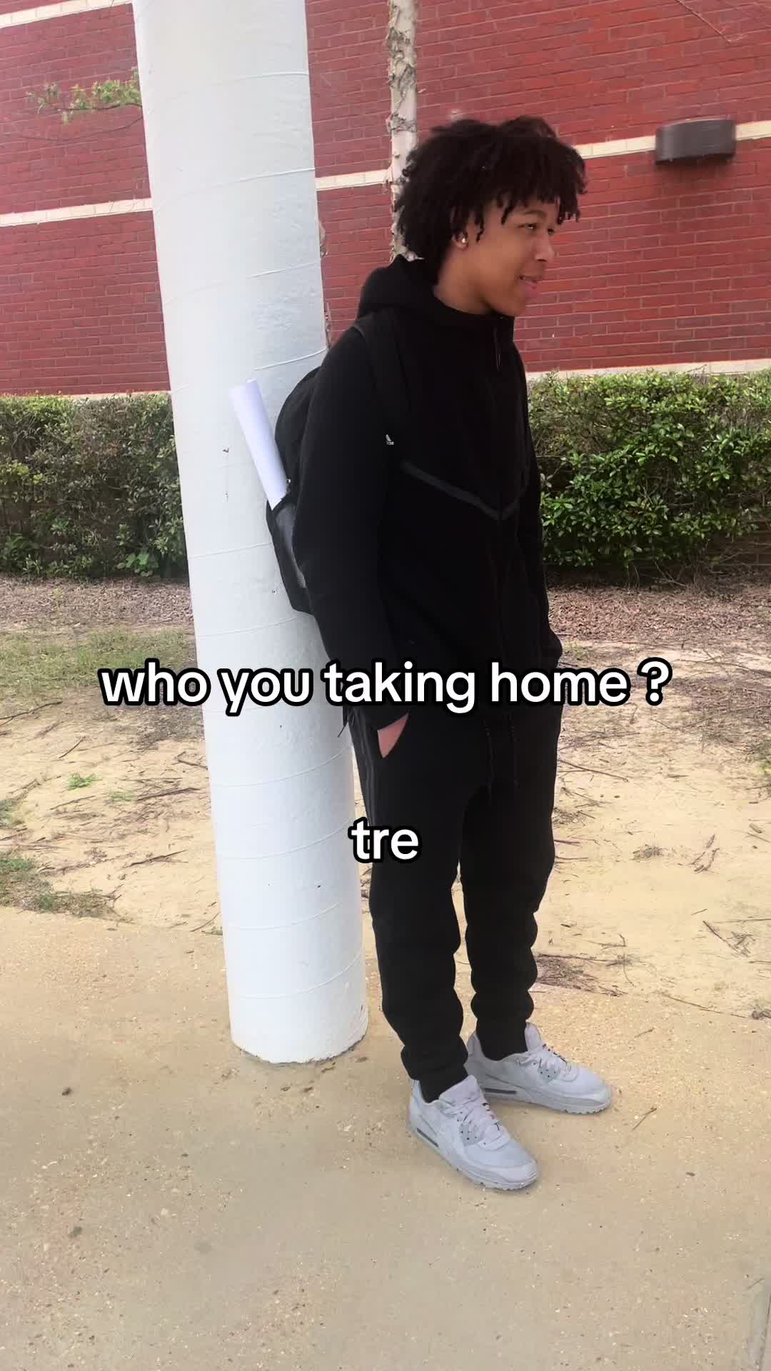 @⃟
