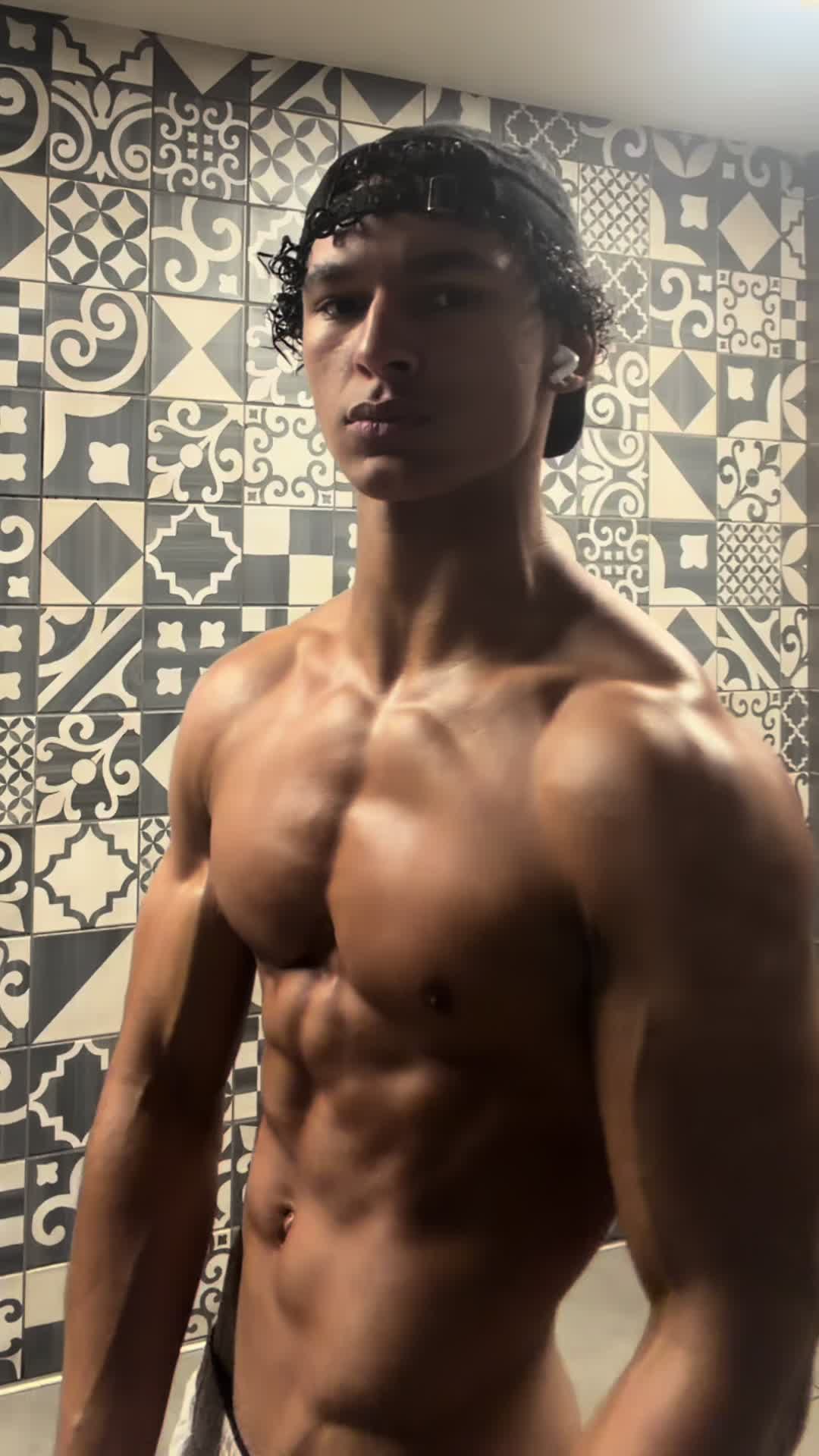 @aaasssdddfq1