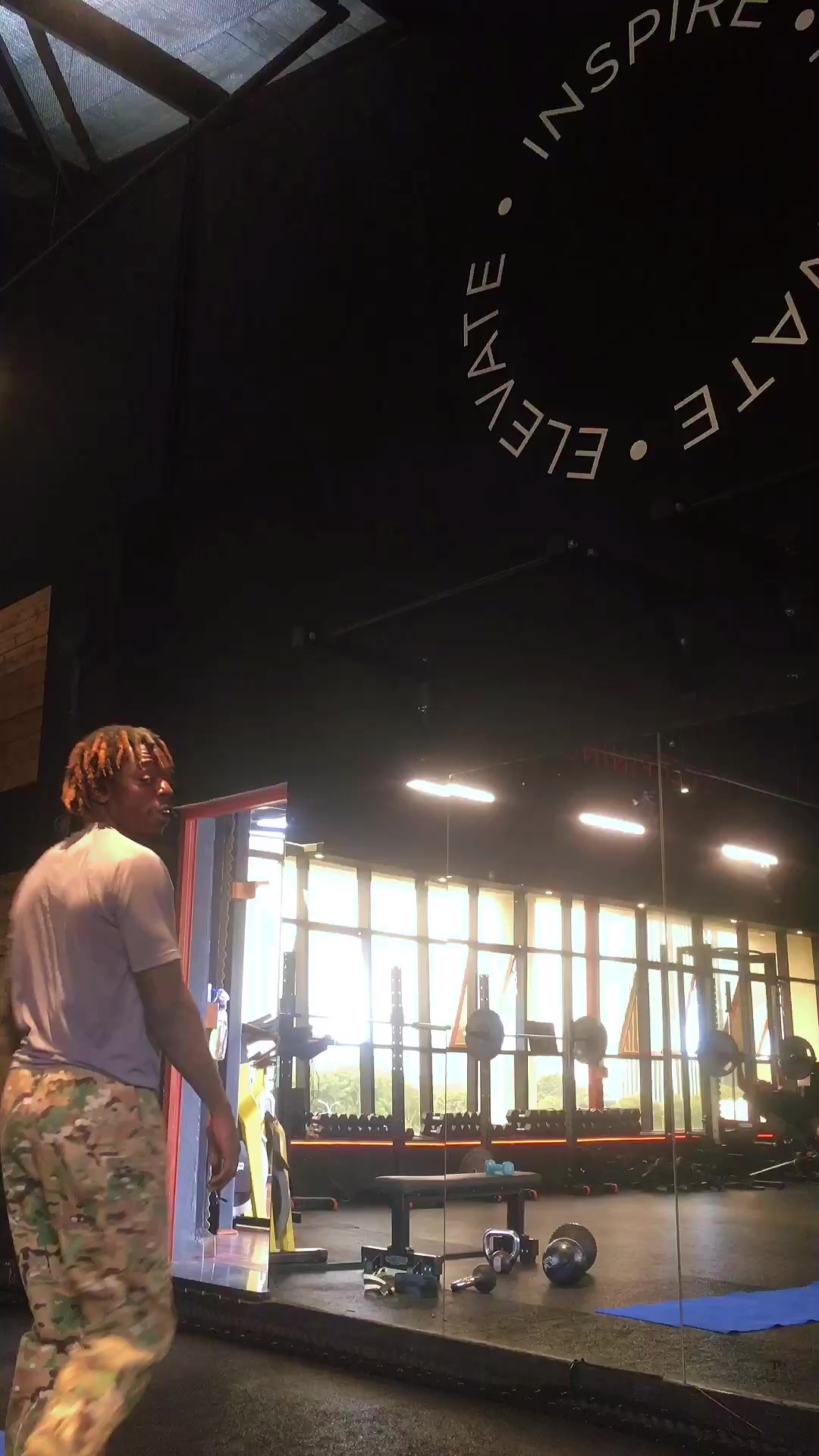 @TheAnimalOuna🦍…